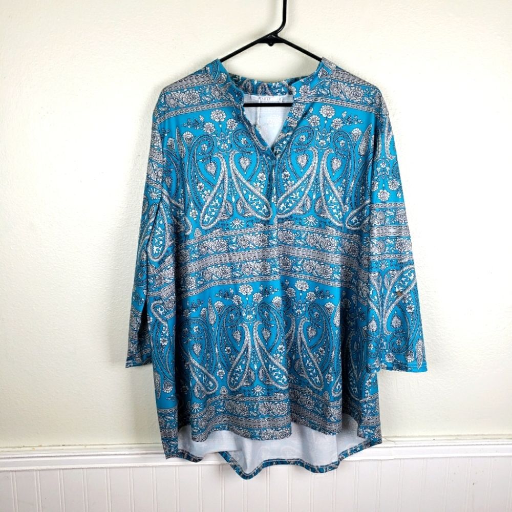 Women's Plus Size Haute Pop Over Light Blue Paisley Roll Tab Top Size 2XL/XXL